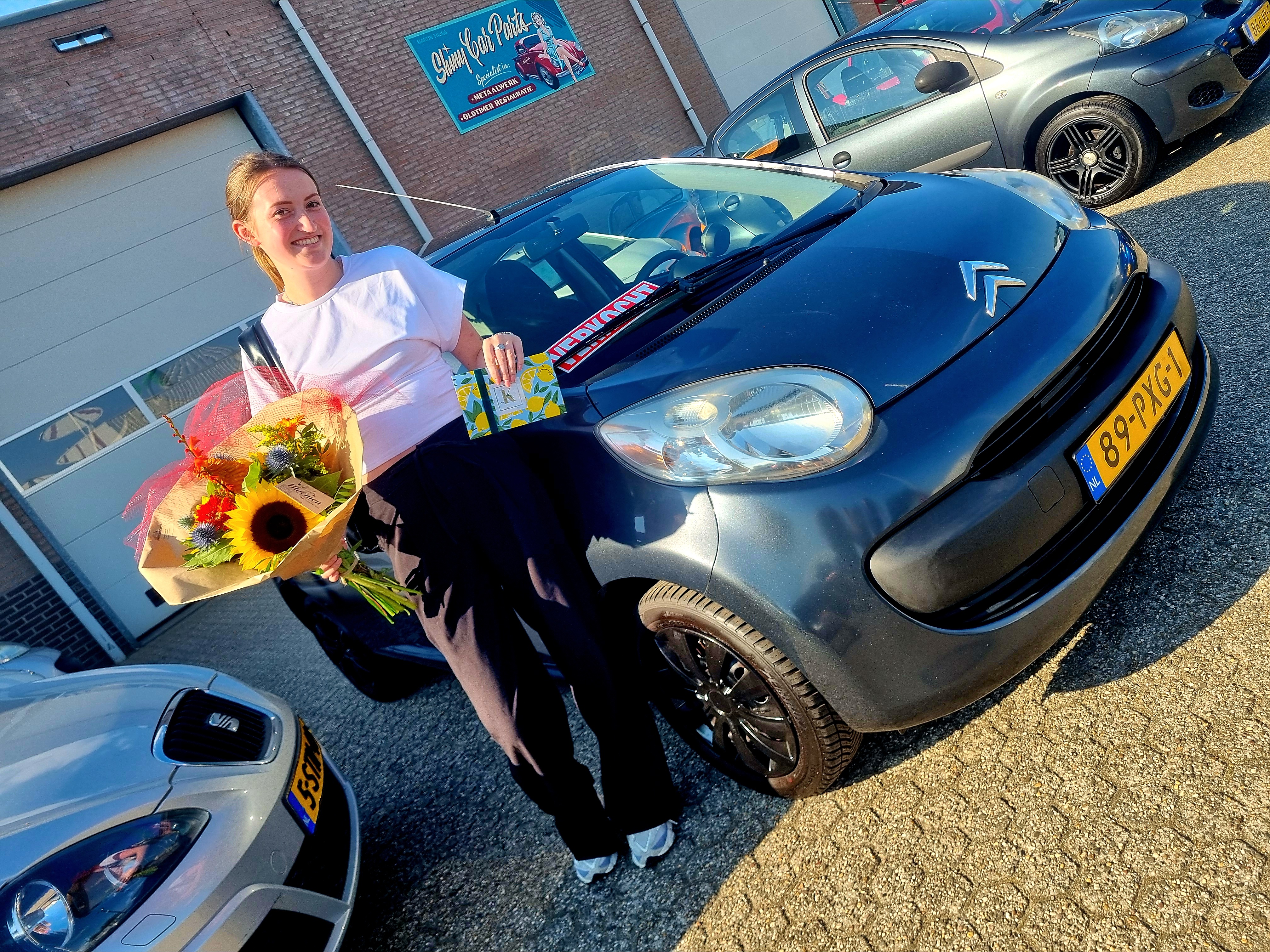 Blije klant bij Auto Dries Aalten